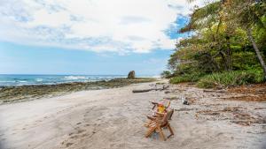 makanas beach bungalows