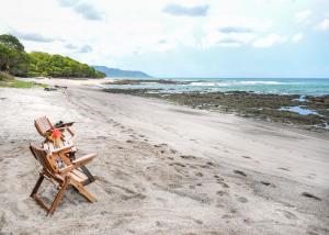 makanas beach bungalows