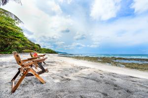 makanas beach bungalows