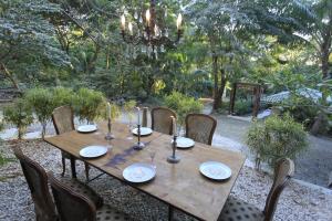 makanas beach bungalows