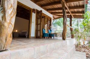 makanas beach bungalows