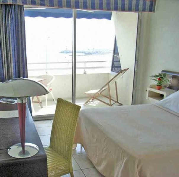 hotel le brasilia palavas les flots