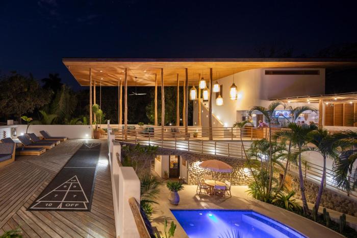 the nomadic hotel
