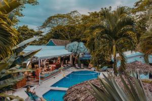 Selina La Fortuna,Arenal>>Alajuela,3 star