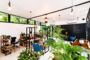 In The Shade Hotel - Coworking - Adults Only,Tamarindo>>Santa Cruz,3 star