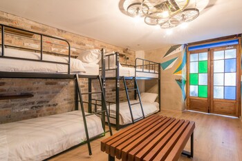 selina la candelaria bogota hostel