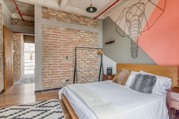 selina la candelaria bogota hostel