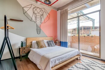 selina la candelaria bogota hostel