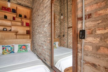 selina la candelaria bogota hostel