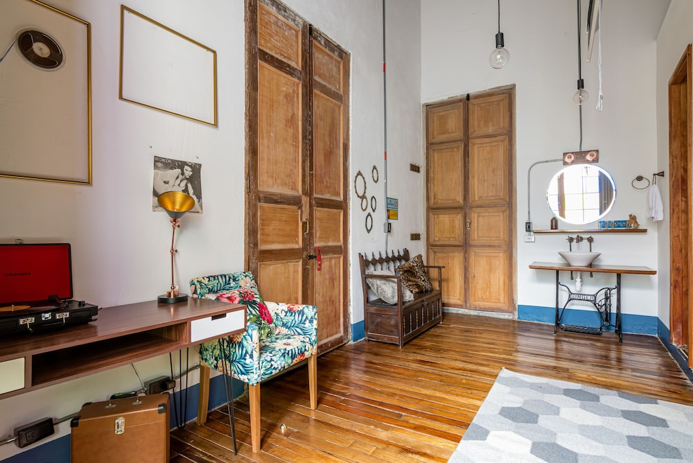 selina la candelaria bogota hostel