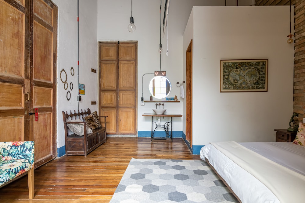 selina la candelaria bogota hostel