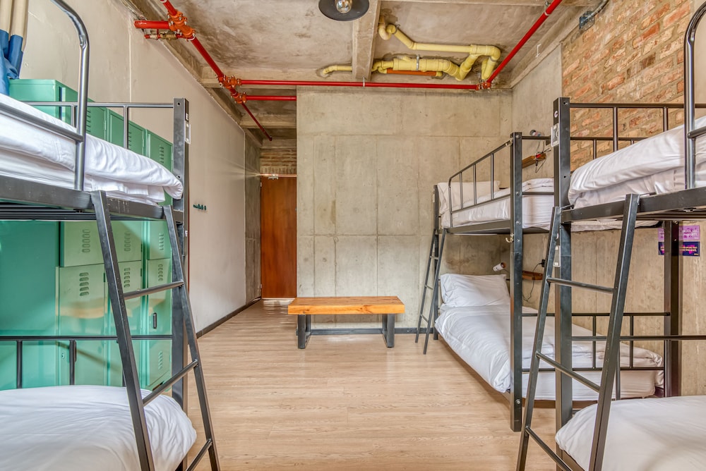 selina la candelaria bogota hostel