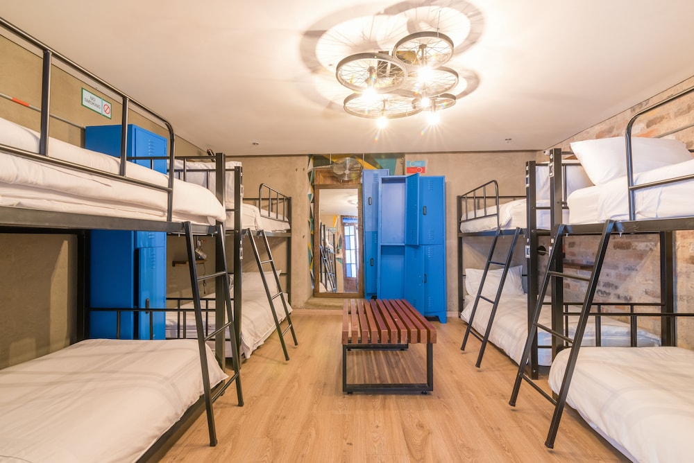 selina la candelaria bogota hostel