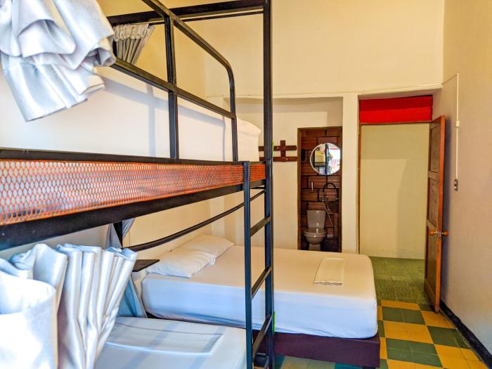 traveler hostel