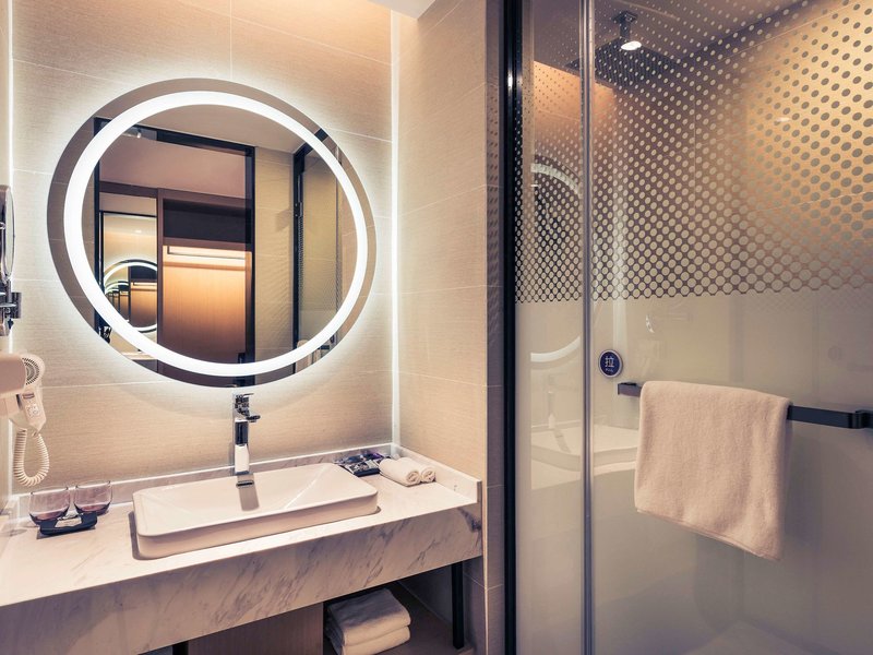 mercure shanghai hongqiao railway station
