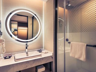 mercure shanghai hongqiao railway station