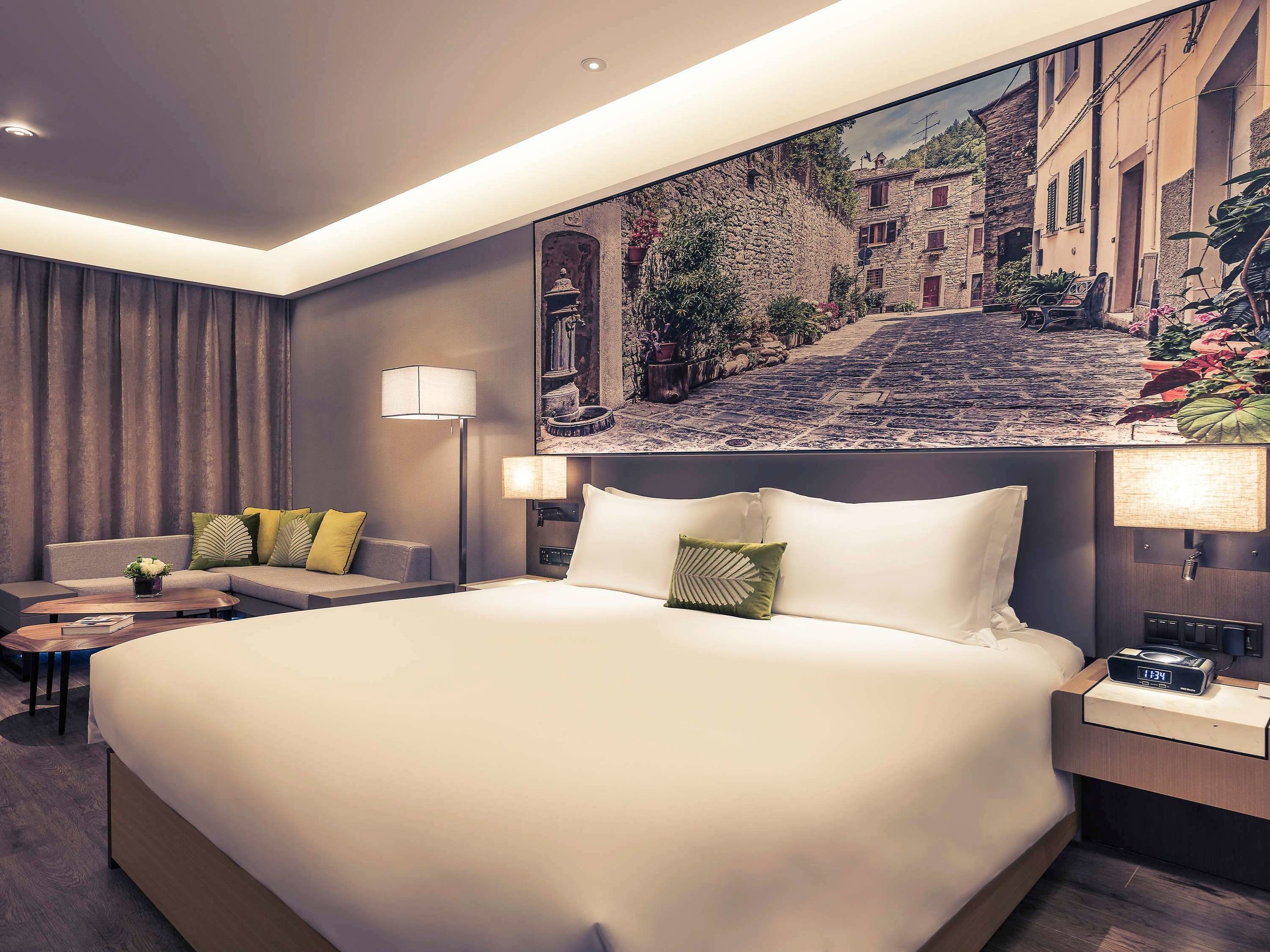 mercure shanghai hongqiao railway station