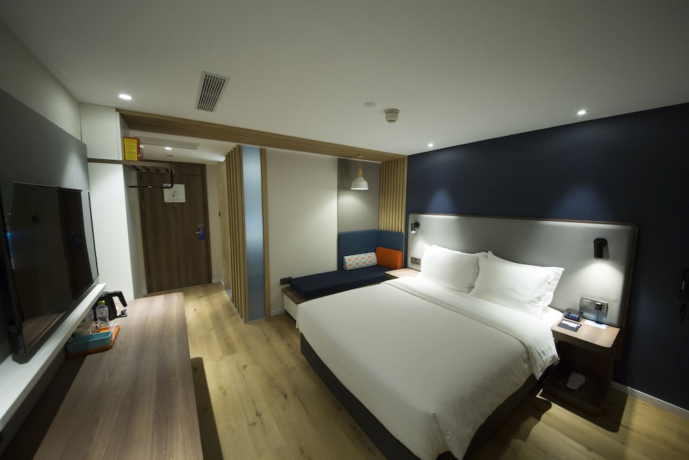 holiday inn express sanya bay by ihg