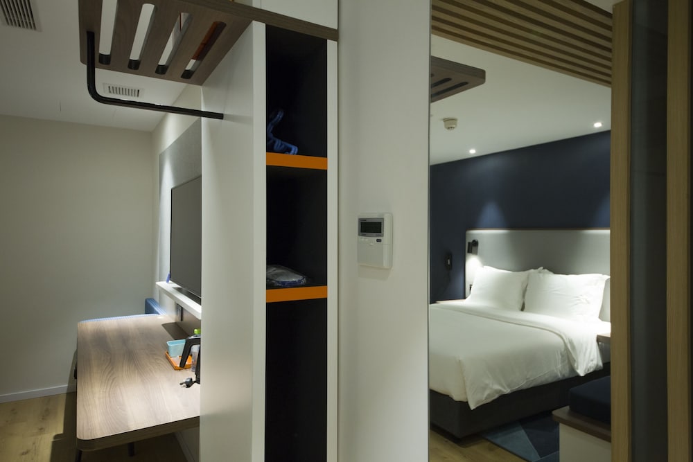 holiday inn express sanya bay by ihg