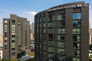 The Middle House,No. 366 Shi Men Yi Road,5 star