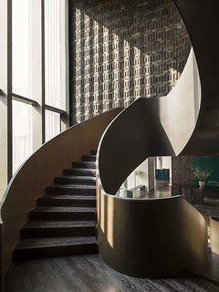 the middle house
