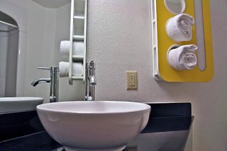 motel 6 bristol va