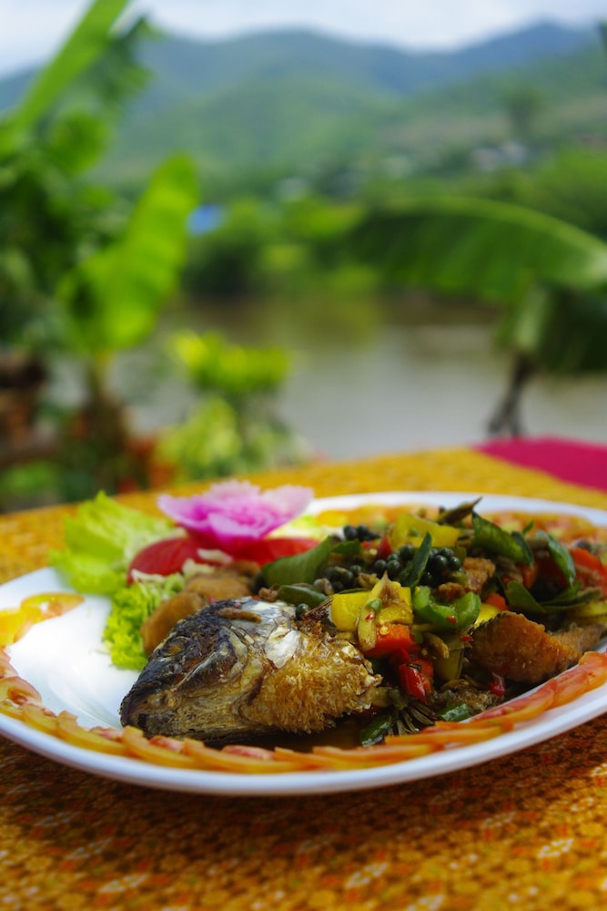 areeya phuree resort