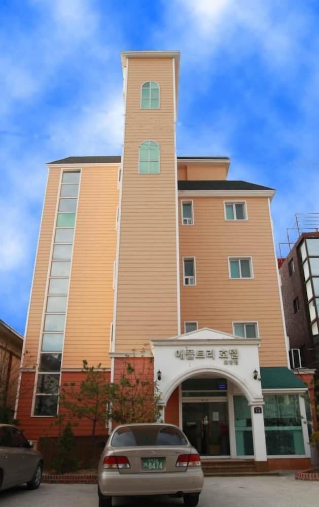 appletree hotel