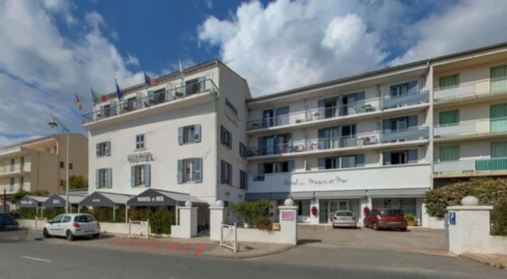 hotel maquis et mer