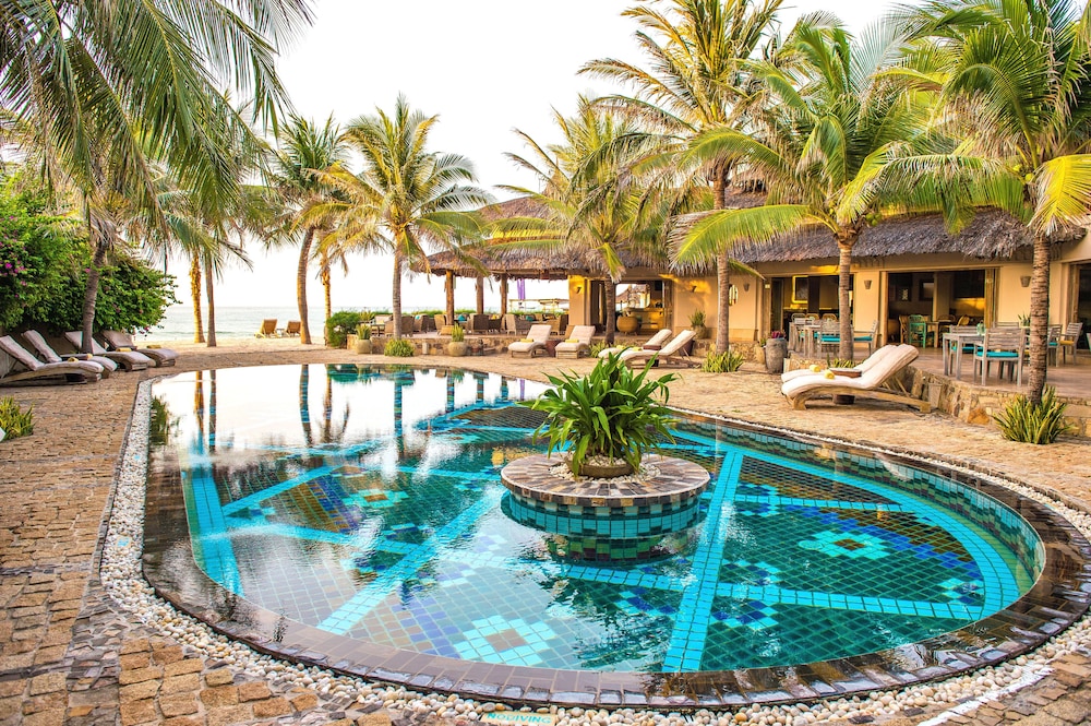 sailing club resort mui ne