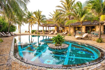 sailing club resort mui ne