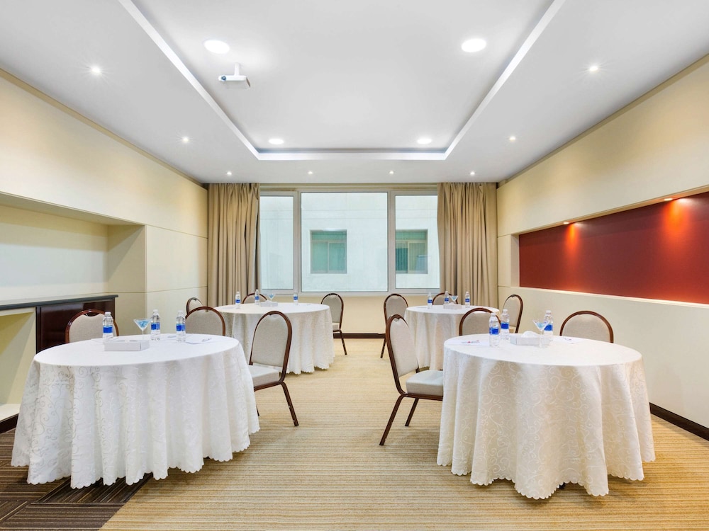 ibis muscat
