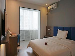 7 days premium changchun renmin northeast normal university pingquan road