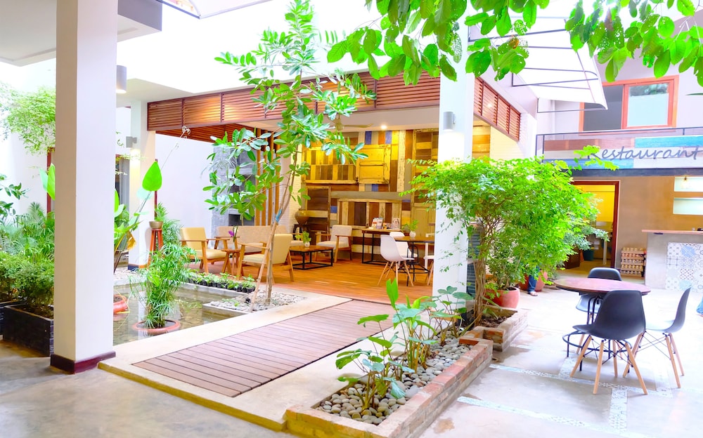 saravoan royal palace