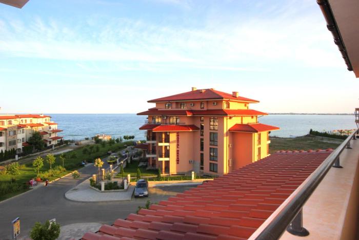 menada paradise dreams apartments