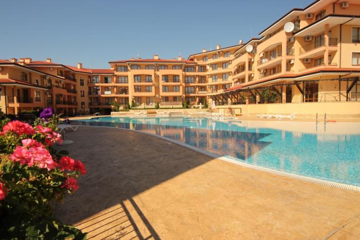 menada paradise dreams apartments