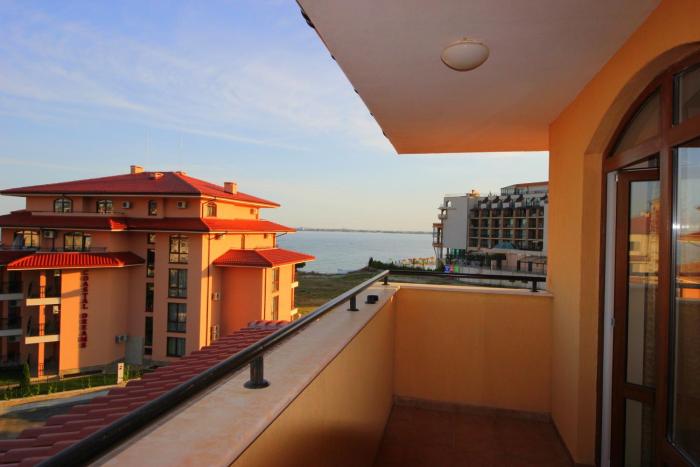 menada paradise dreams apartments