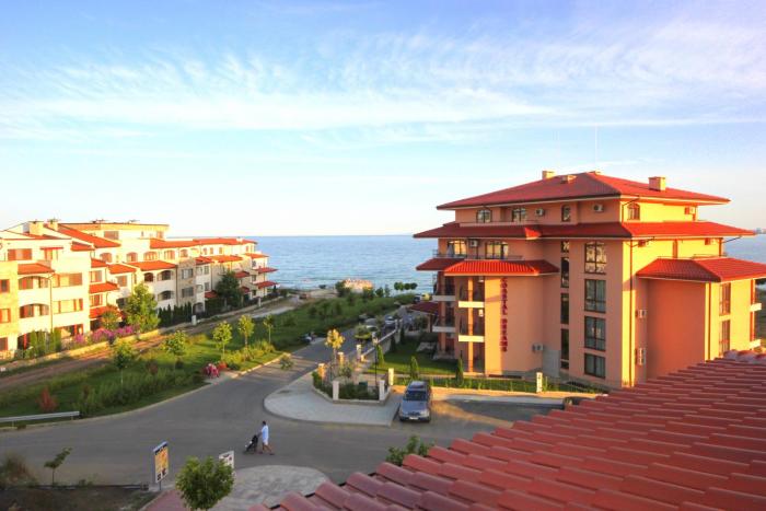 menada paradise dreams apartments