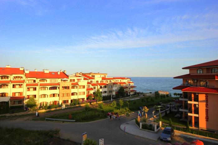 menada paradise dreams apartments