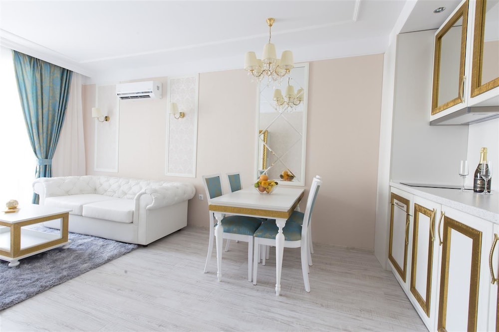 harmony suites monte carlo