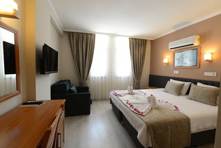 tonoz beach hotel
