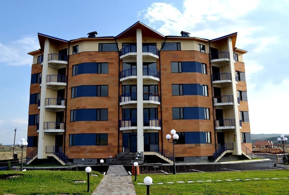tsovasar family rest complex