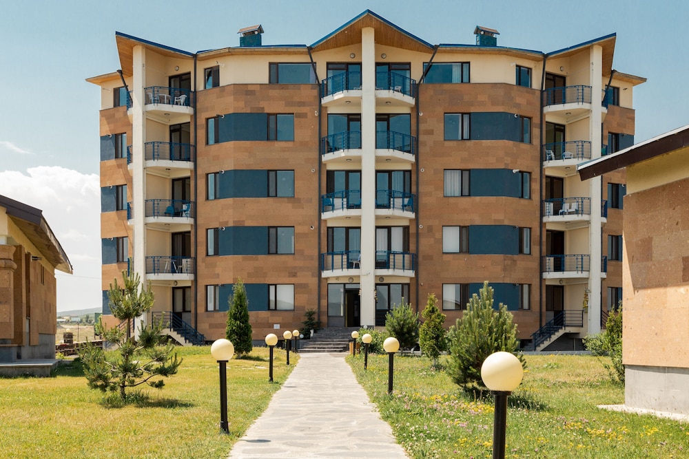tsovasar family rest complex