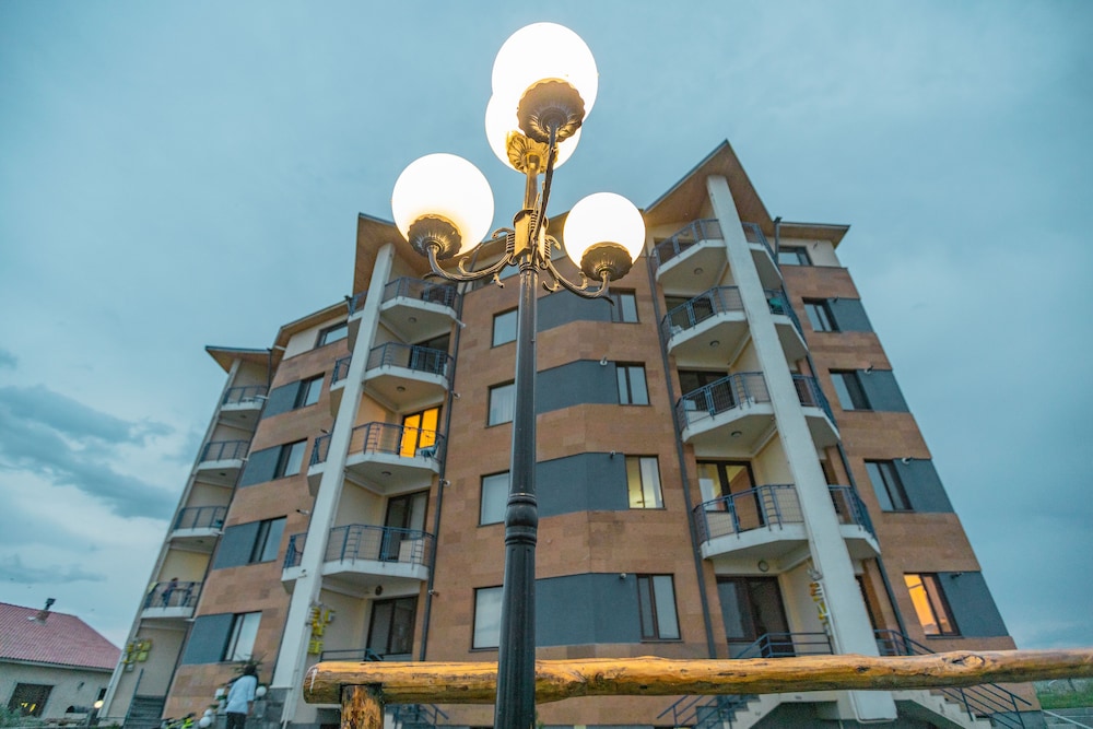 tsovasar family rest complex