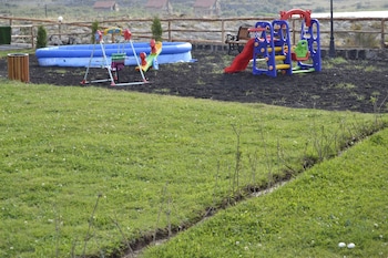 tsovasar family rest complex