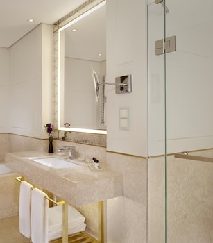 the alexander a luxury collection hotel yerevan