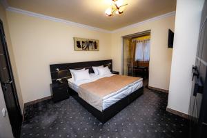 Skyline Hotel Yerevan,,3 star