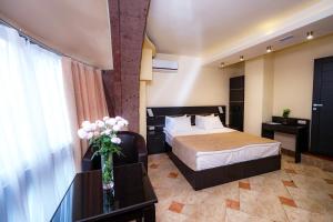 Skyline Hotel Yerevan,,3 star