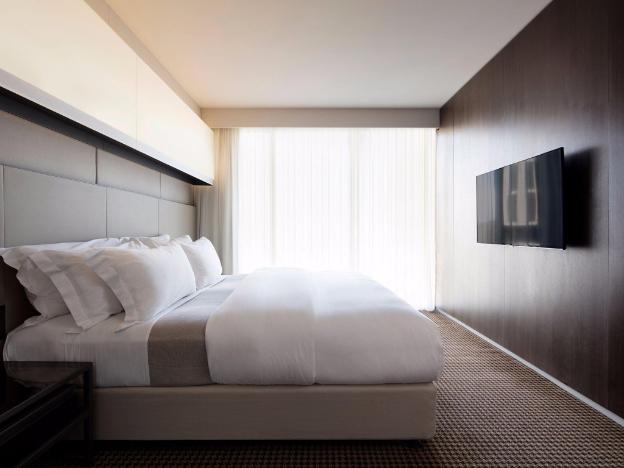 hotel realm