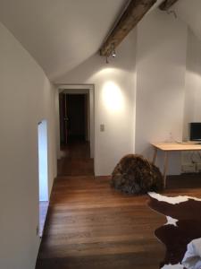 Indrani Lodge,Floreffe>>Brussels,4 star